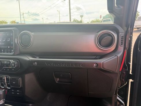 Used 2021 Jeep Wrangler Unlimited Sport AWD/4WD image 34