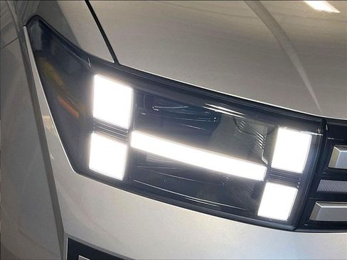 Used 2024 Hyundai Santa Fe SE AWD/4WD image 32
