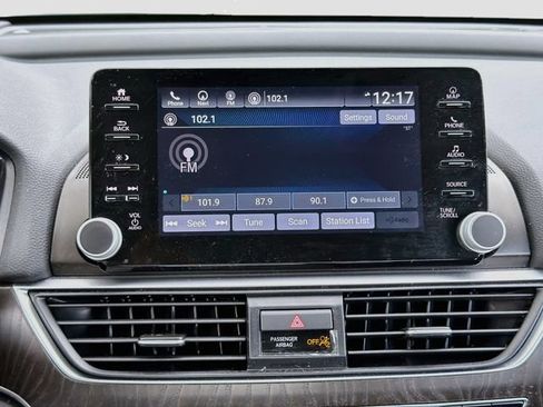 Used 2022 Honda Accord Touring image 30