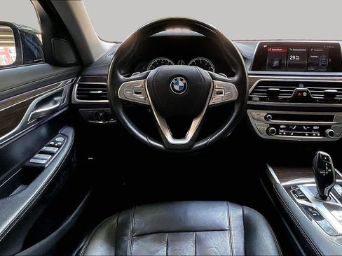 Used 2018 BMW 740i RWD image 5