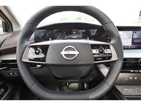 Used 2025 Nissan Murano Platinum image 9