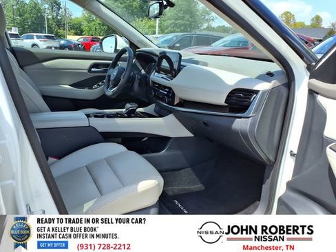 Used 2023 Nissan Rogue SL w/ SL Premium Package image 19