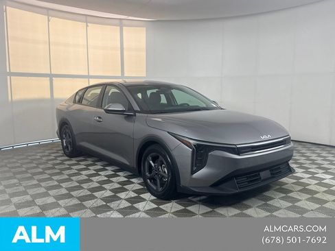Used 2025 Kia K4 FWD image 3