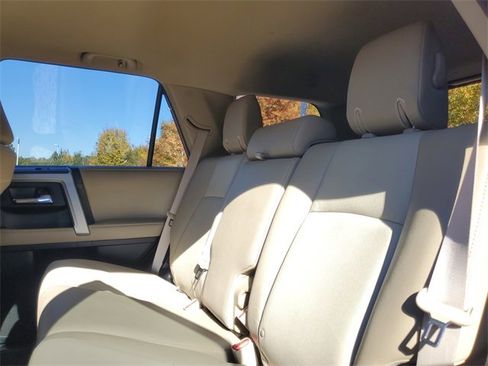 Used 2019 Toyota 4Runner SR5 Premium image 10