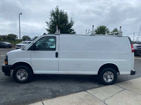Used 2023 Chevrolet Express 2500 RWD image 2