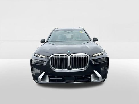 Used 2025 BMW X7 xDrive40i w/ Premium Package image 6