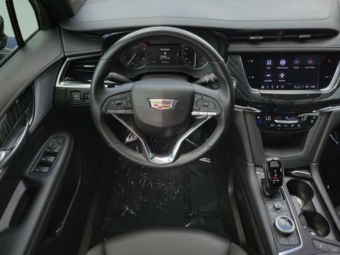 Used 2023 Cadillac XT6 Premium Luxury FWD image 13