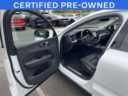 Used 2025 Volvo XC60 B5 Plus AWD/4WD image 8