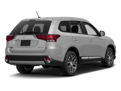 Used 2017 Mitsubishi Outlander ES AWD/4WD image 2