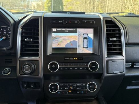 Used 2019 Ford Expedition Max Platinum image 17
