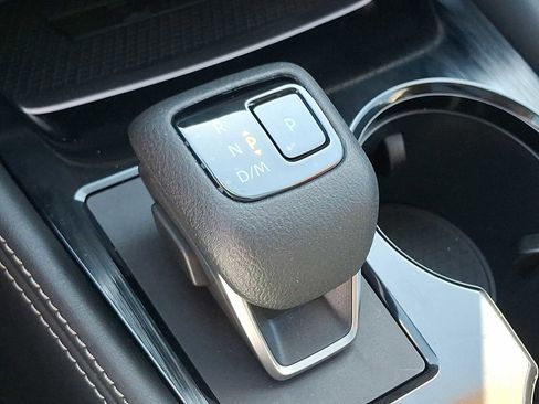 Used 2024 Nissan Rogue Platinum image 16