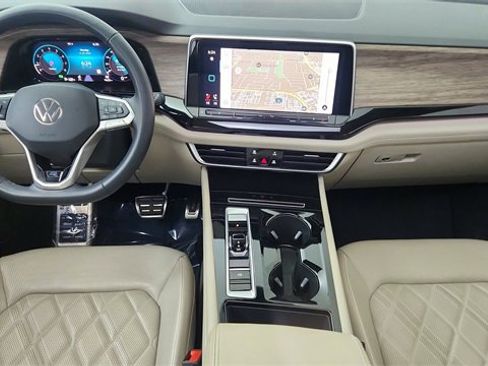 Used 2025 Volkswagen Atlas SEL Premium R-Line image 40