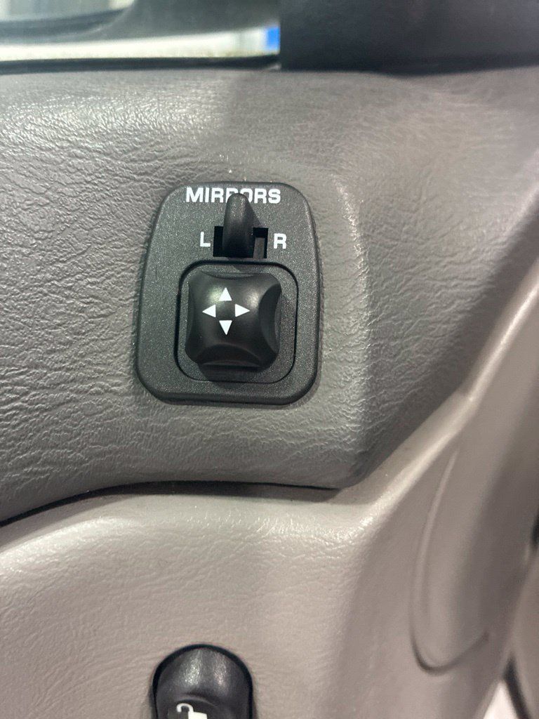 Used 2002 Ford Taurus SE FWD image 26