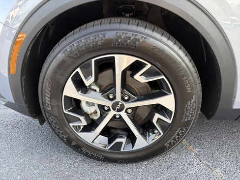 Used 2025 Kia Sportage EX w/ Premium Package FWD image 9