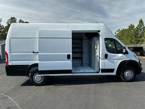 New 2024 RAM ProMaster 3500 w/ Convenience Group image 15