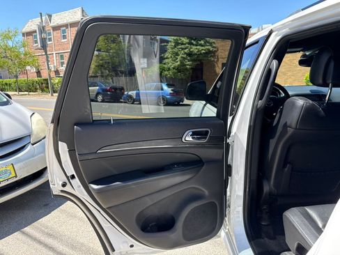 Used 2019 Jeep Grand Cherokee Limited X AWD/4WD image 23