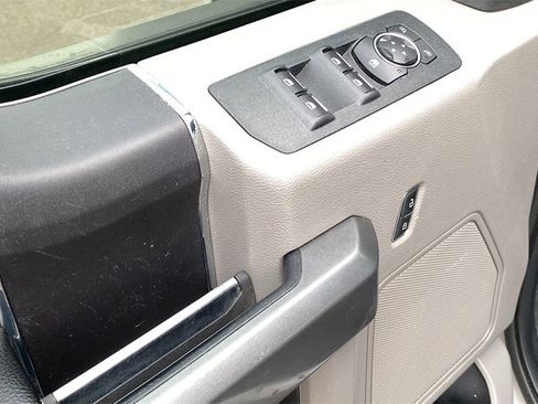 Used 2018 Ford F150 XLT image 18