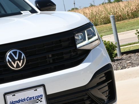 Used 2023 Volkswagen Atlas Cross Sport SEL R-Line AWD/4WD image 10