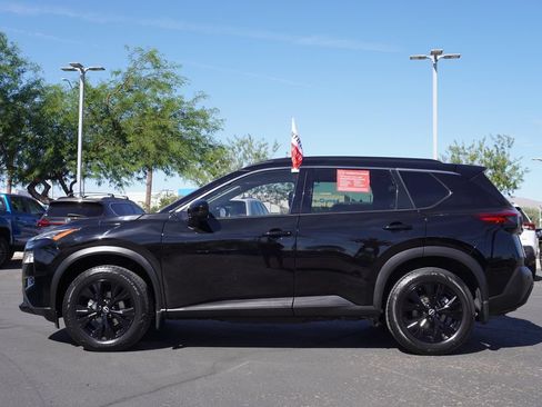 Certified 2023 Nissan Rogue SV w/ SV Premium B Package FWD image 2