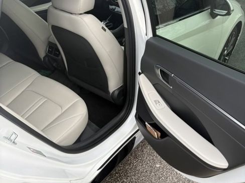 Used 2022 Hyundai Sonata Limited image 16
