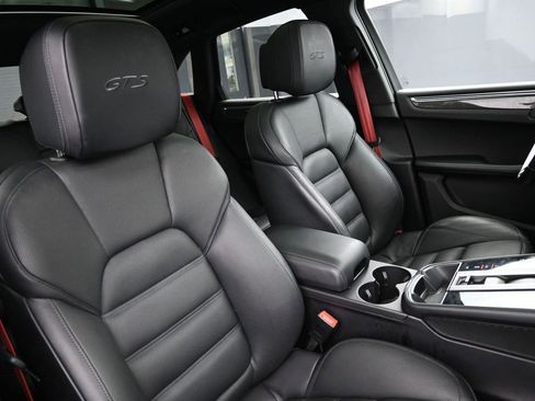 Certified 2024 Porsche Macan GTS AWD/4WD image 31
