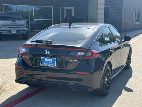 Used 2025 Honda Civic Sport image 6