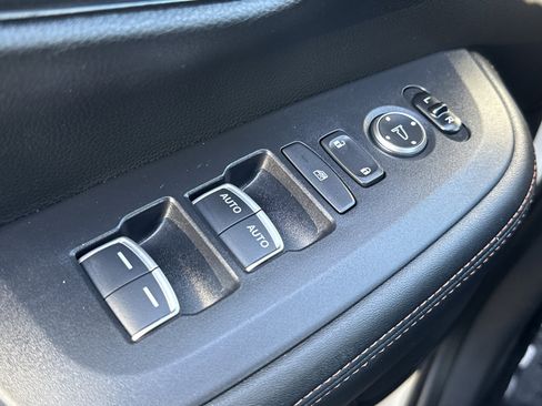 Certified 2025 Honda HR-V Sport image 26