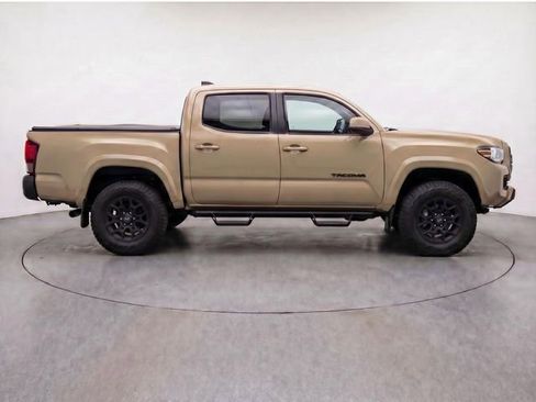 Used 2020 Toyota Tacoma SR5 image 8