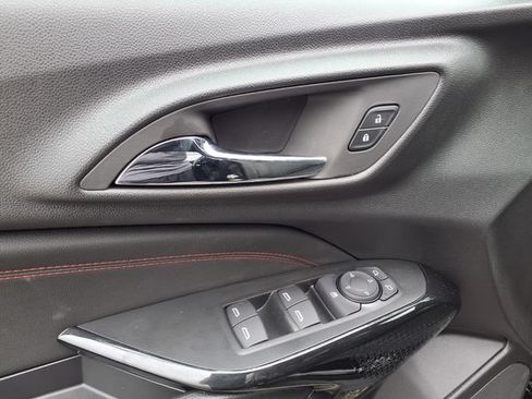 Used 2026 Chevrolet Trax RS w/ Sunroof Package FWD image 18