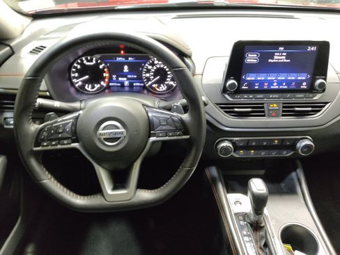 Used 2021 Nissan Altima 2.5 SR w/ SR Premium Package FWD image 22