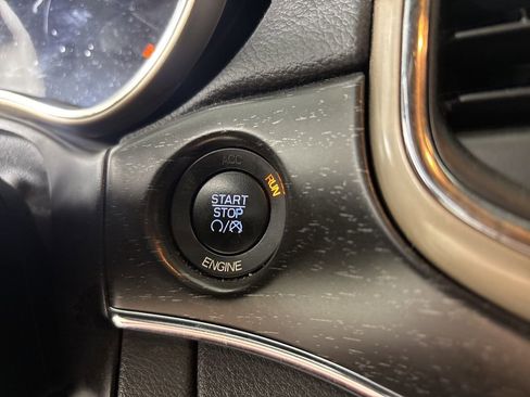 Used 2015 Jeep Grand Cherokee Limited image 18