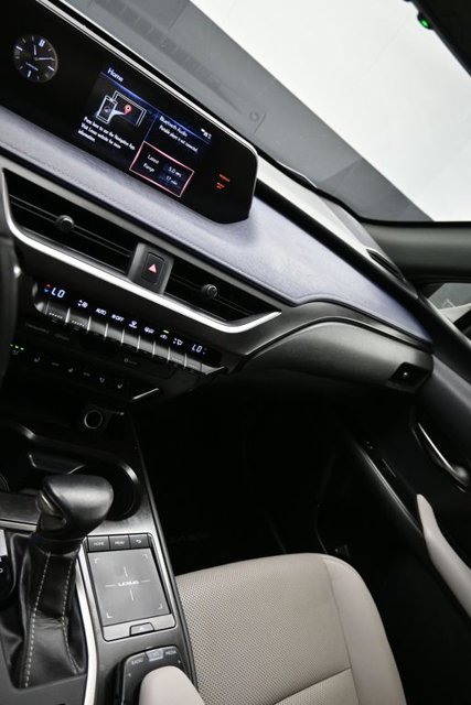 Used 2019 Lexus UX 200 w/ Premium Package FWD image 23