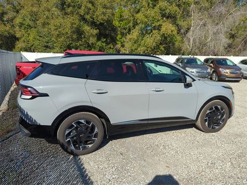 Used 2023 Toyota Corolla SE image 2