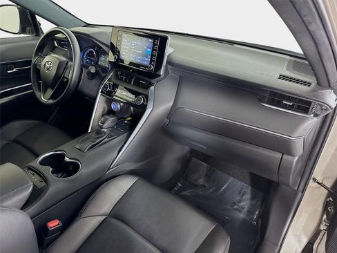 Used 2022 Toyota Venza XLE AWD/4WD image 28