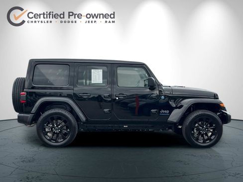 Certified 2025 Jeep Wrangler Unlimited Sahara w/ Safety Group AWD/4WD image 3