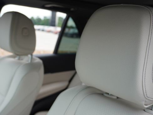 Used 2025 Mercedes-Benz GLE 350 4MATIC image 27