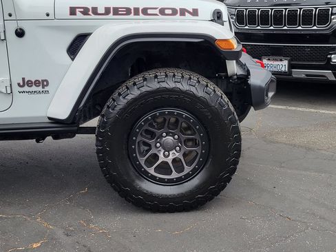 Used 2021 Jeep Wrangler Unlimited Rubicon w/ Xtreme Recon 35" Tire Package AWD/4WD image 31
