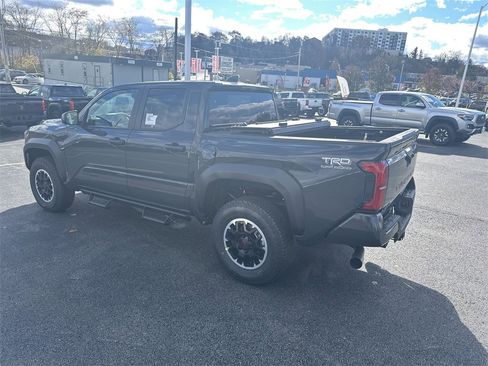 New 2025 Toyota Tacoma TRD Off-Road image 3