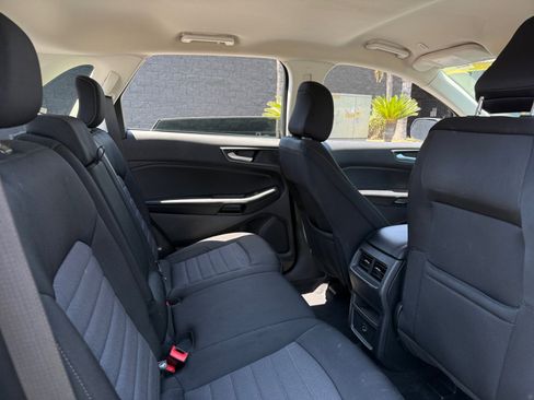 Used 2022 Ford Edge SE w/ Black Appearance Package image 18