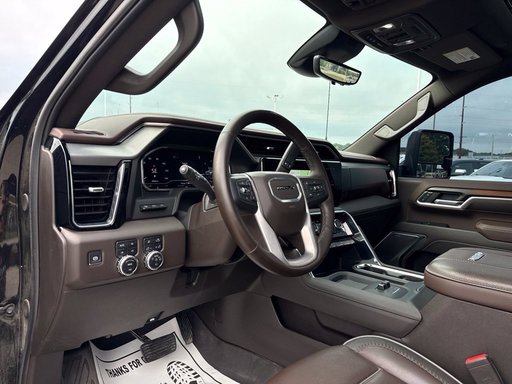 Used 2025 GMC Sierra 3500 Denali w/ Denali Reserve Package AWD/4WD image 25