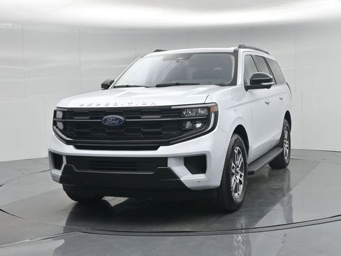 Used 2025 Ford Expedition Active RWD image 57