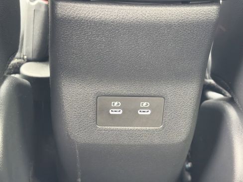 Used 2026 Nissan Kicks SR FWD image 29