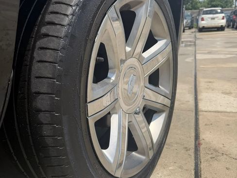 Used 2019 Cadillac Escalade ESV Luxury AWD/4WD image 10