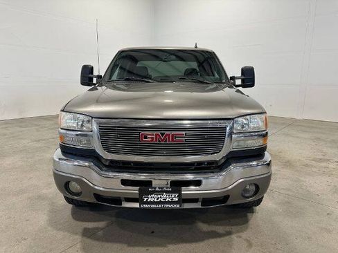 Used 2006 GMC Sierra 2500 SLT w/ Heavy-Duty Power Package AWD/4WD image 3