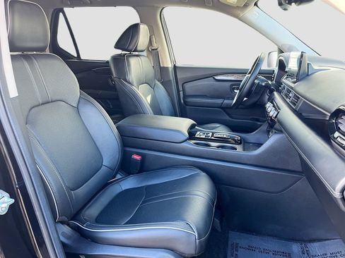 Used 2025 Honda Pilot Elite image 25