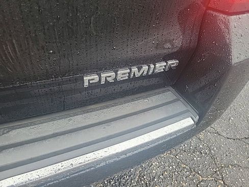Used 2020 Chevrolet Suburban Premier AWD/4WD image 14