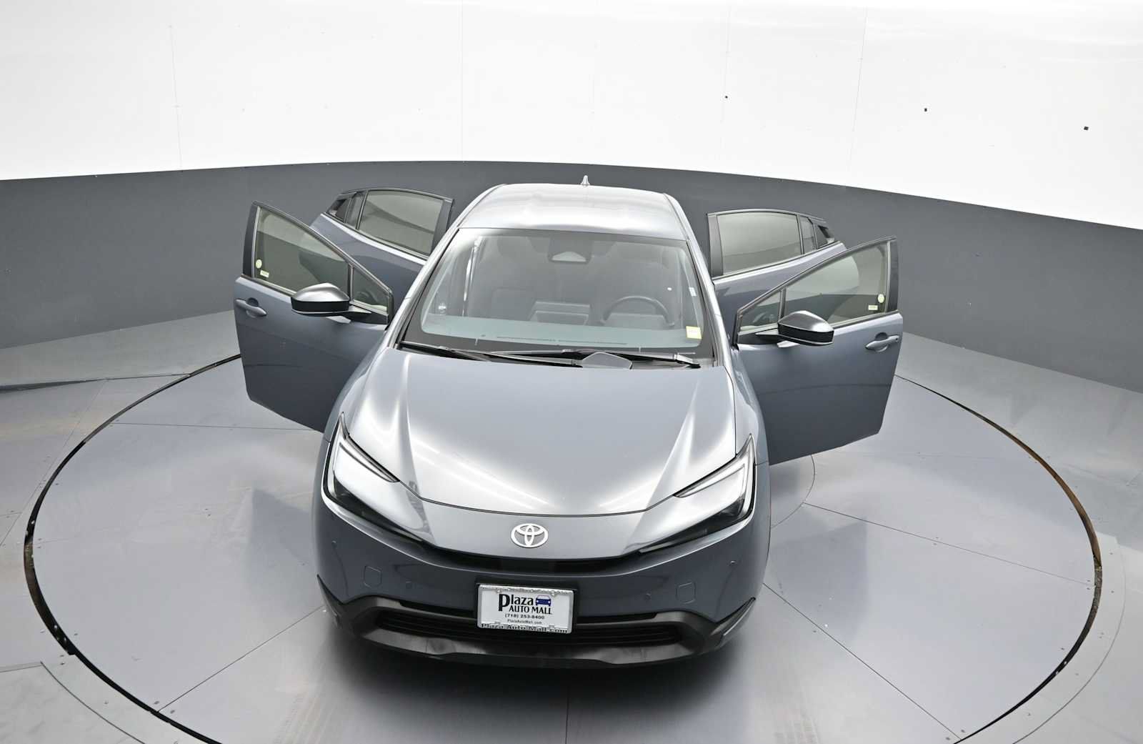 Used 2025 Toyota Prius LE FWD image 45