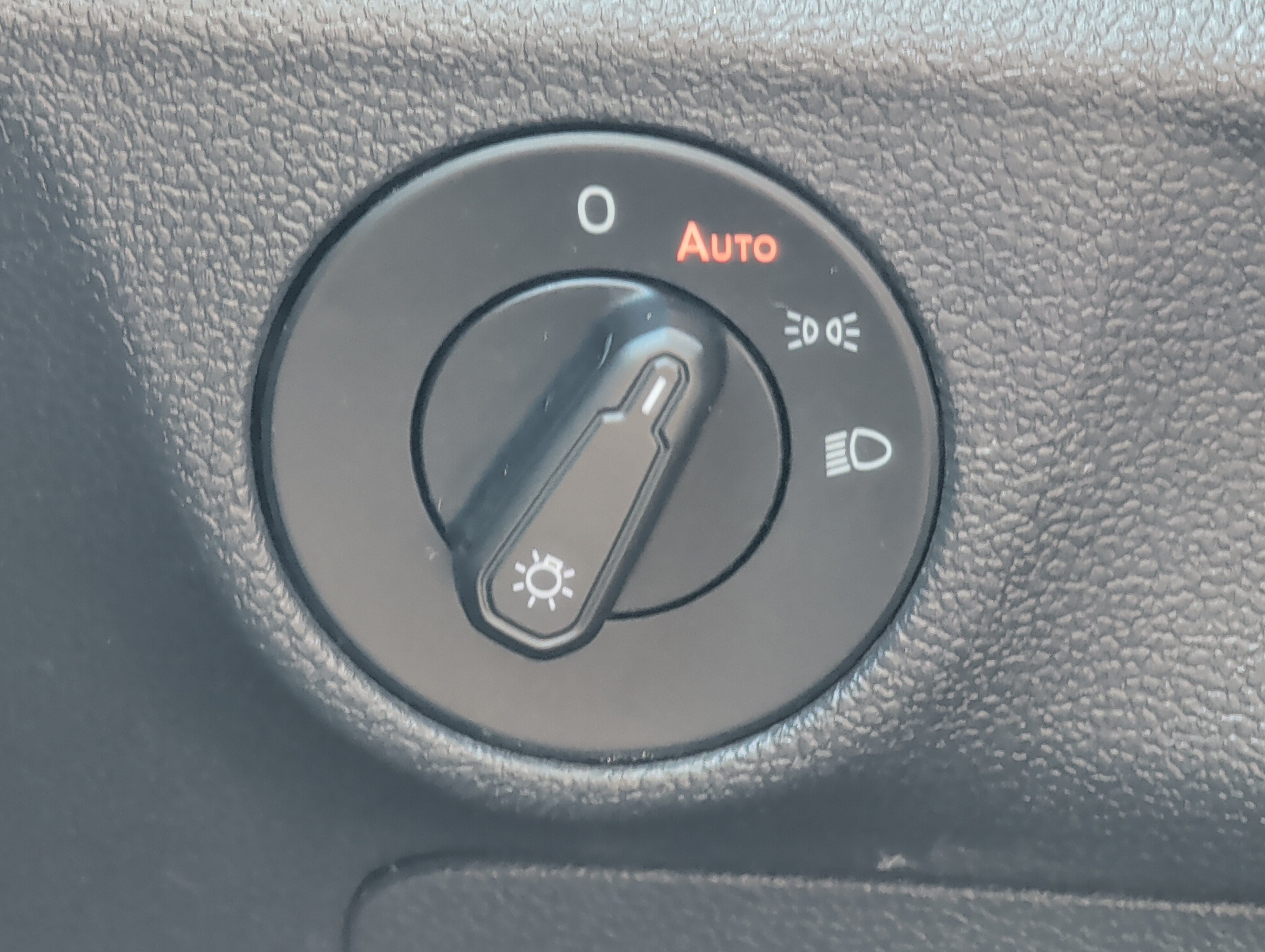 Used 2019 Volkswagen Jetta SE FWD image 31