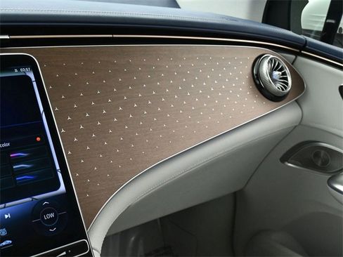 Used 2023 Mercedes-Benz EQE 500 4MATIC SUV image 54