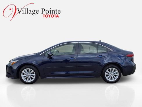 Certified 2025 Toyota Corolla XLE image 2